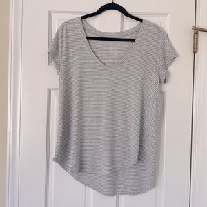 AE grey striped favorite T small